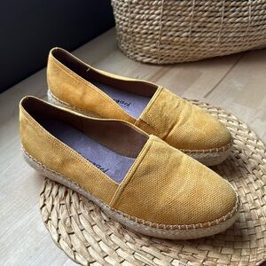 DR. SCHOLLS •. ESPADRILLES